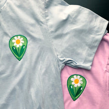 Load image into Gallery viewer, Roswell Daisy T-Shirt